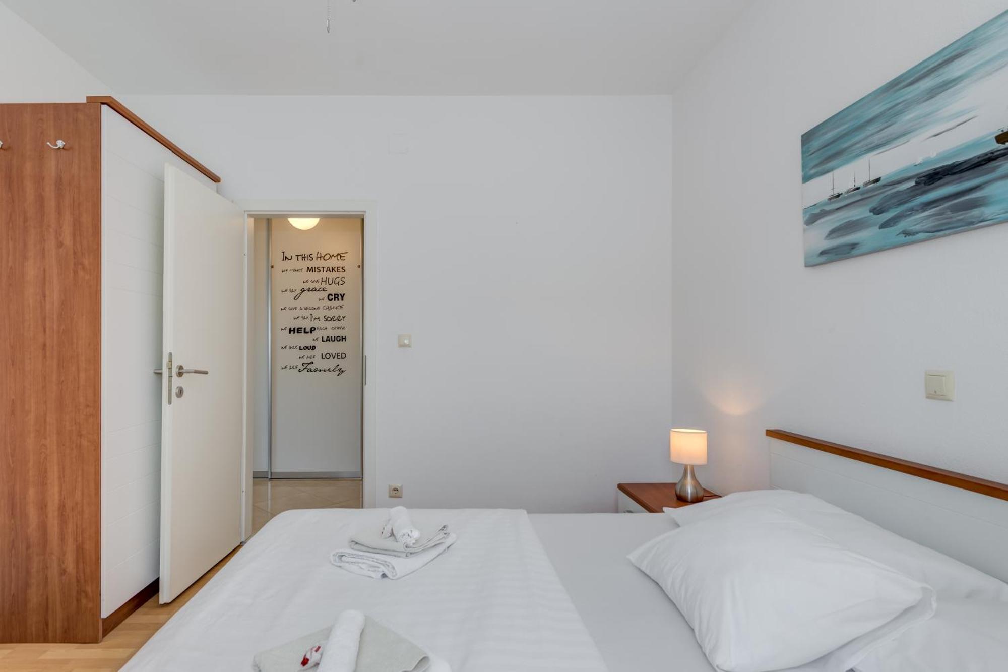 Apartments Cala Podstrana Bagian luar foto